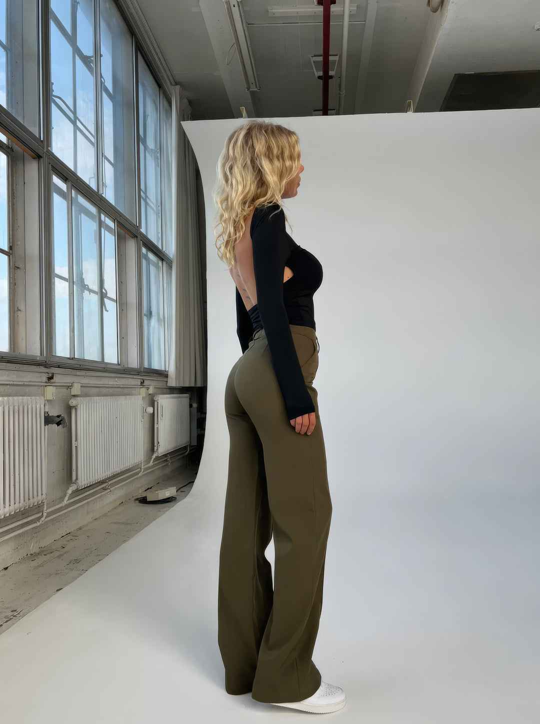 Eva relaxed wide leg trousers – image 14
