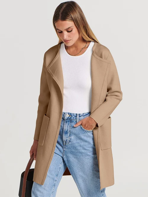 Heidi classic coat with wide lapels – image 9