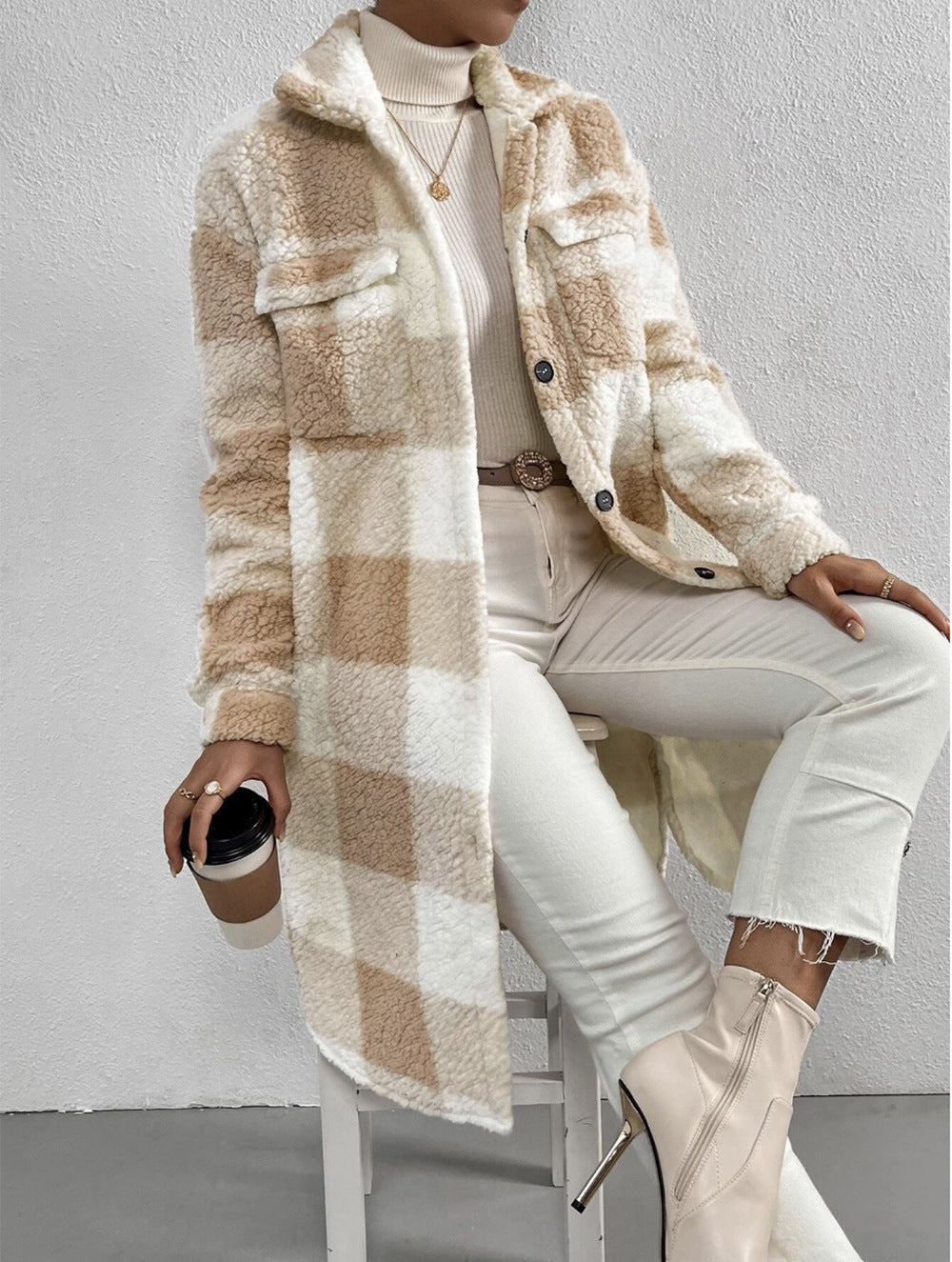 Klara long check coat, pocket detail