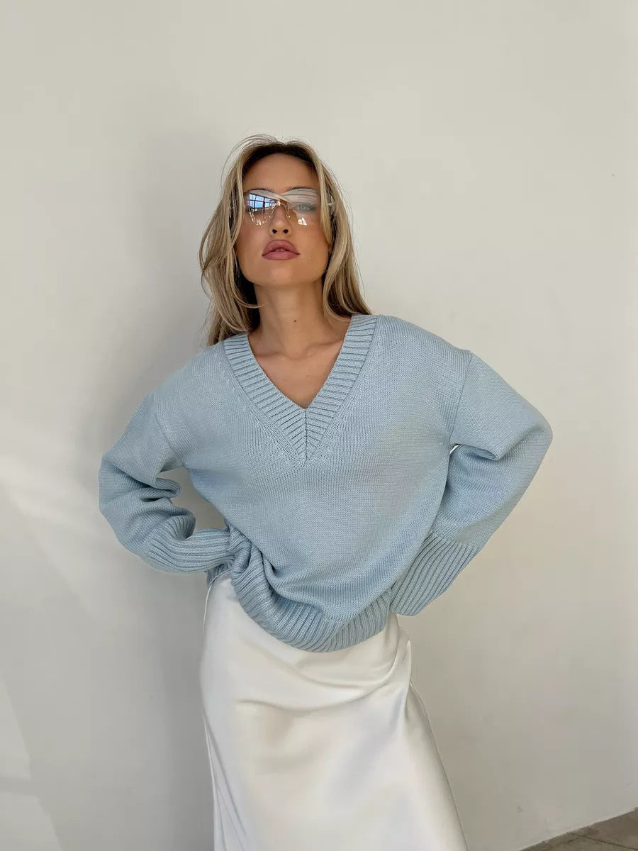 Aurora oversized fine knit V neck jumper – image 9