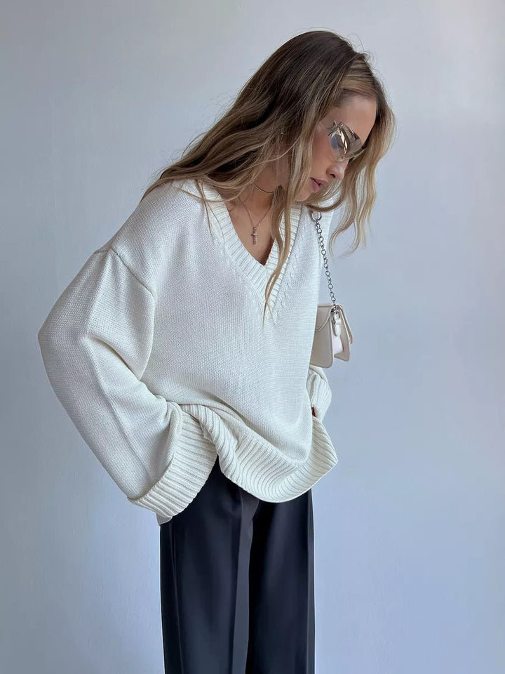 Aurora oversized fine knit V neck jumper – image 10