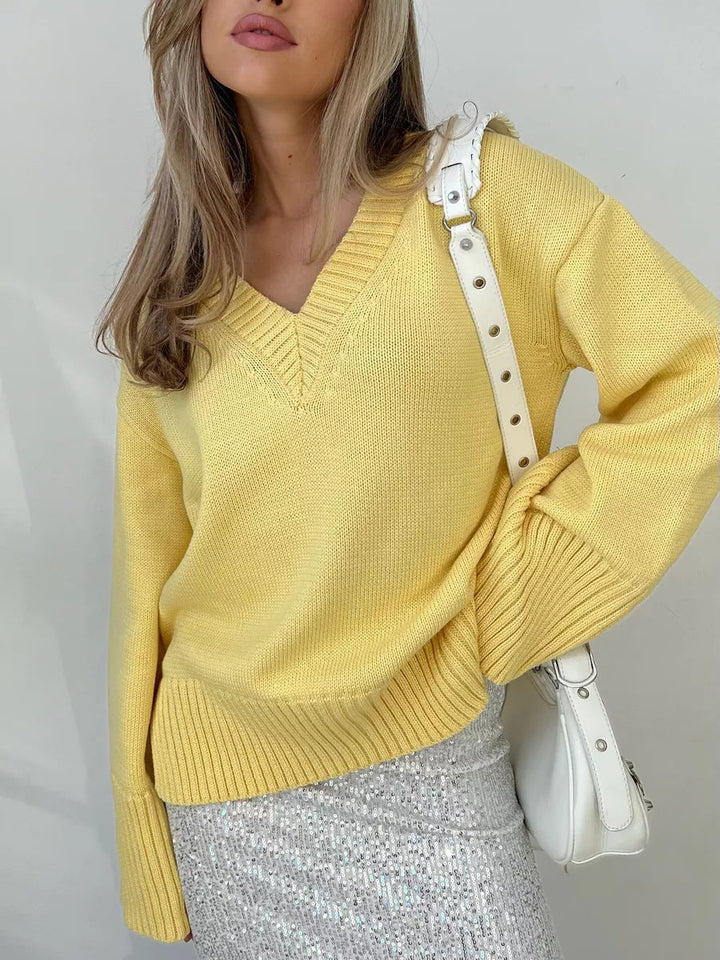 Aurora oversized fine knit V neck jumper – image 7