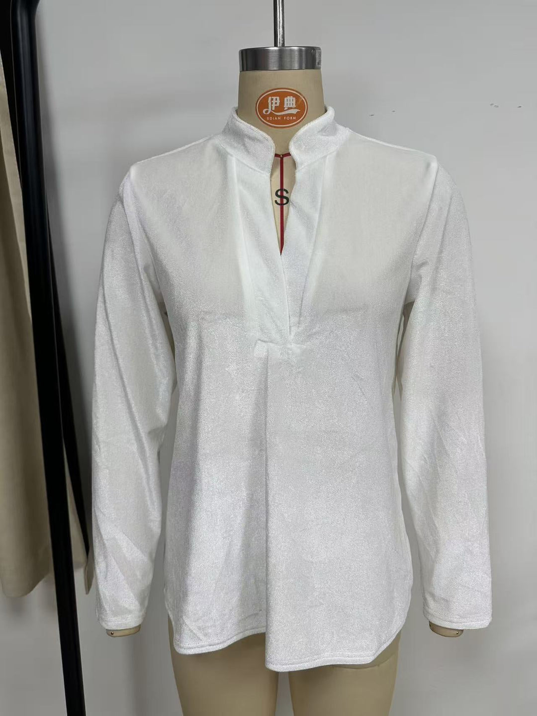Ornella velvet v neck blouse with stand collar – image 9