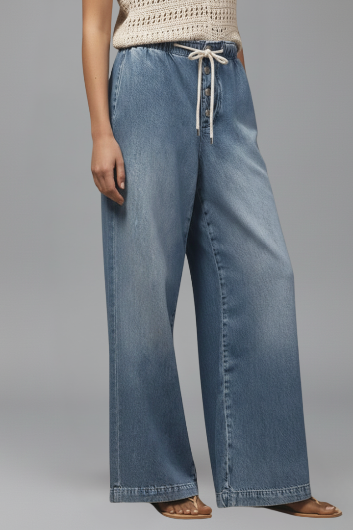 Tilly light blue wide leg jeans, side view