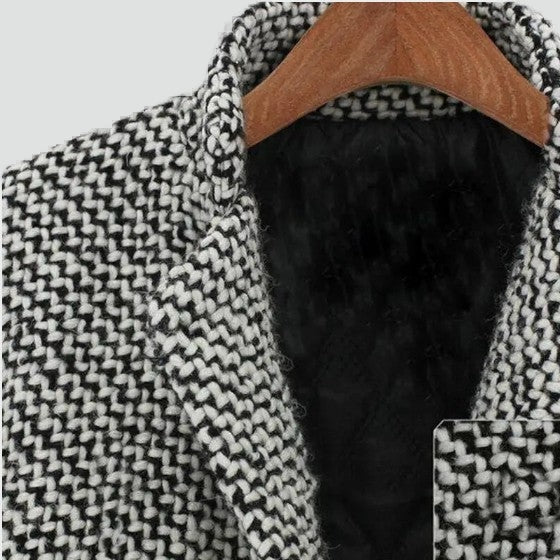 Beatrix houndstooth coat, back view