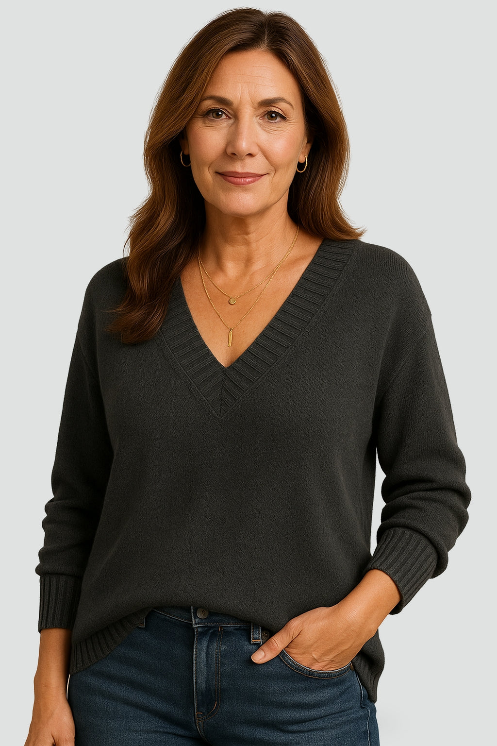 Celia cashmere blend V neck jumper in black