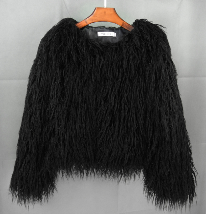 Yara faux fur coat – image 6