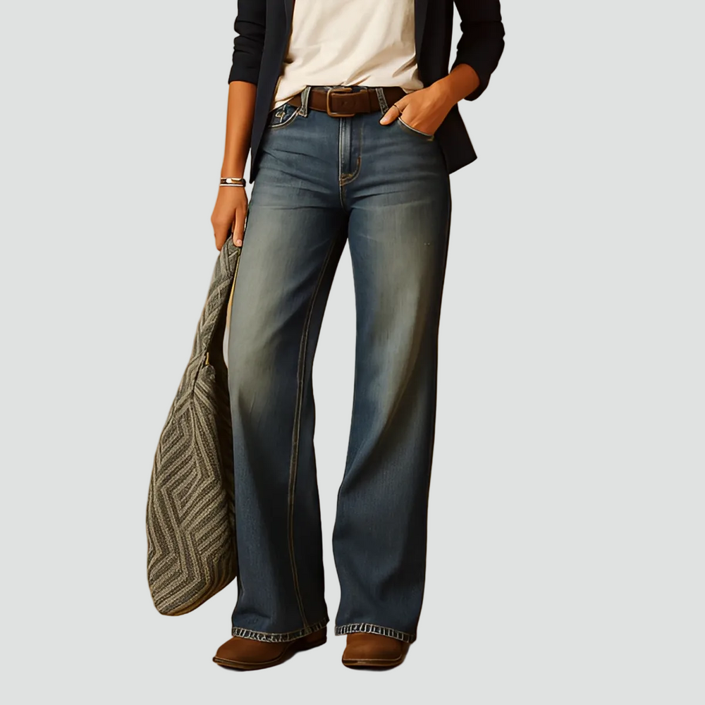 Bronwyn classic straight leg jeans in light blue