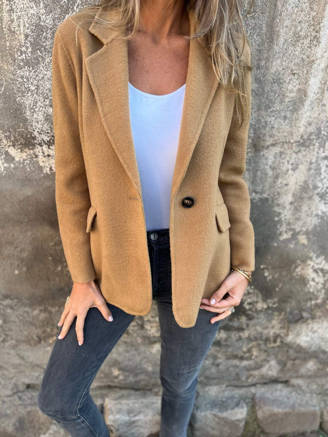Nancy textured blazer with notch lapels – image 3