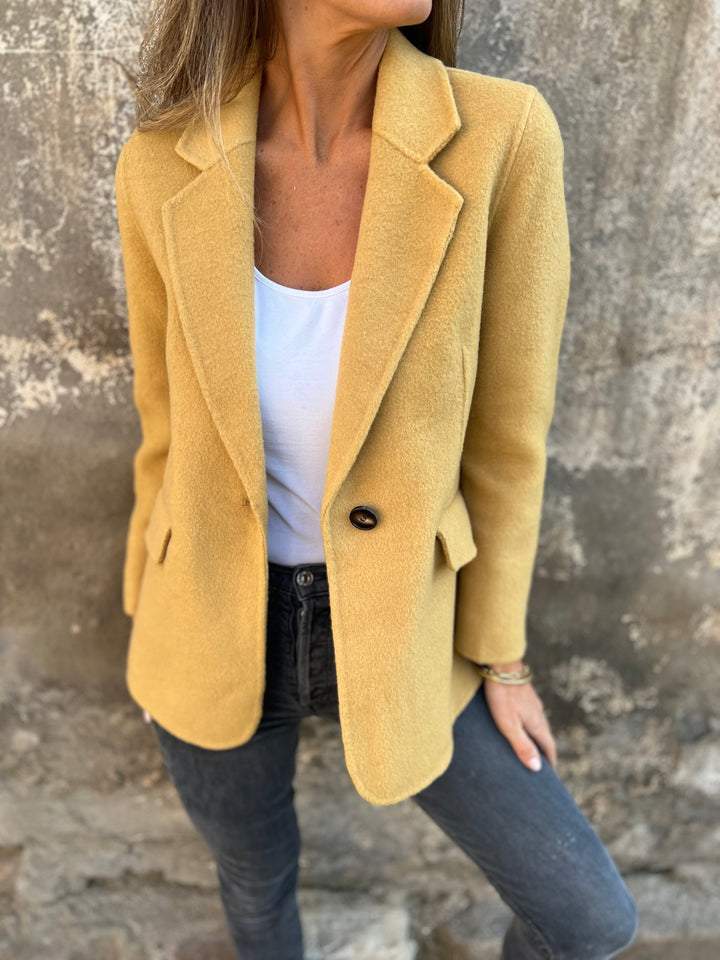 Nancy textured blazer with notch lapels – image 5