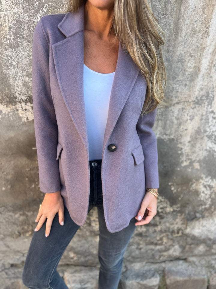 Nancy textured blazer with notch lapels – image 6